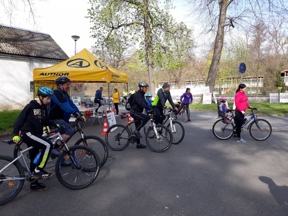 Vyjížďka po městském cyklookruhu přilákala téměř stovku cyklistů